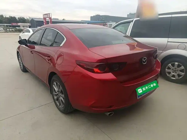 Mazda Axela — Фото автомобиля 4