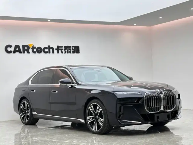 BMW 7 Series — Фото автомобиля 6