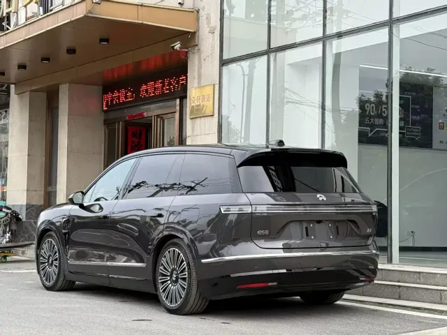 Nio ES8 — Фото автомобиля 4
