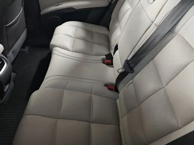 IM Motors LS6 — Фото автомобиля 16
