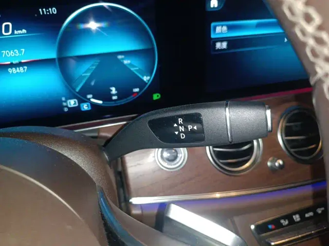Mercedes-Benz E-Class — Фото автомобиля 15