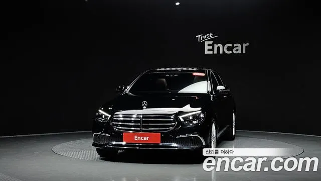 Mercedes-Benz E-Class — Фото автомобиля 3