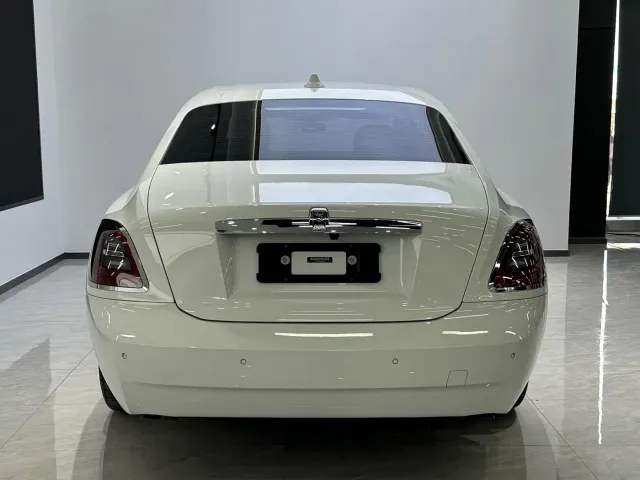 Rolls-Royce Ghost — Фото автомобиля 5
