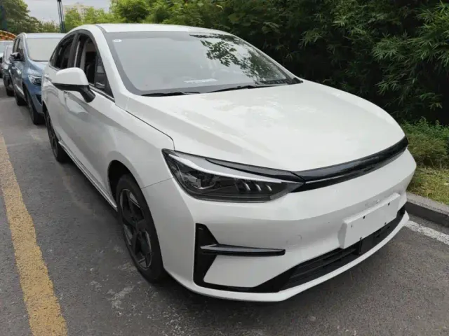 BAIC Beijing EU5 PLUS — Фото автомобиля 3