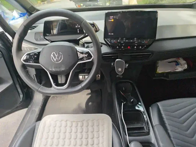 Volkswagen ID.3 — Фото автомобиля 10