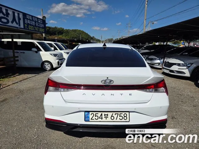 Hyundai Avante CN7 — Фото автомобиля 4