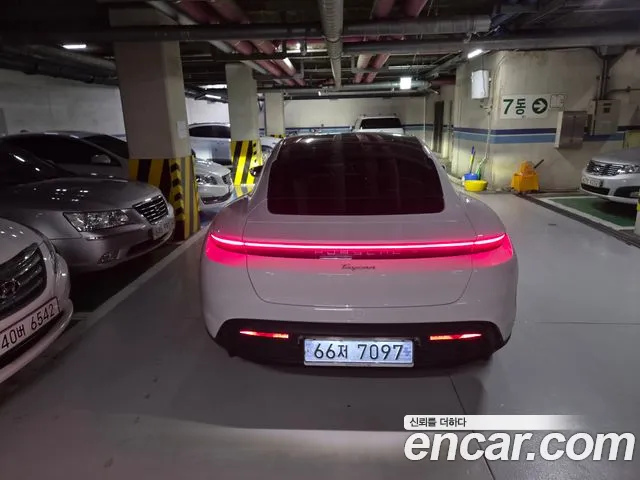 Porsche Taycan Taycan Khan — Фото автомобиля 5