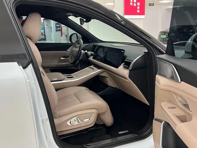 Xpeng G9 — Фото автомобиля 6
