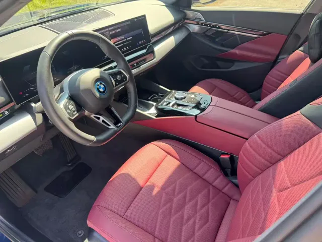 BMW i5 — Фото автомобиля 13