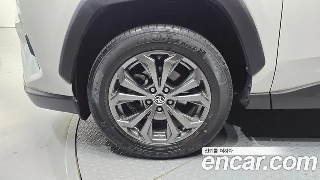 Toyota RAV4 — Фото автомобиля 5