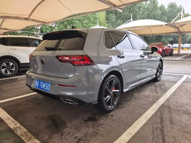 Volkswagen Golf — Фото автомобиля 20