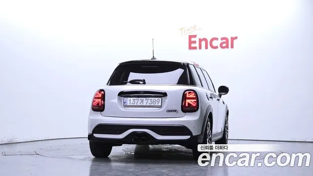 MINI Cooper — Фото автомобиля 4