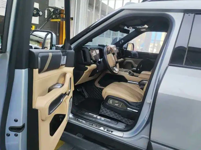 BYD FangChengBao Leopard 8 — Фото автомобиля 3