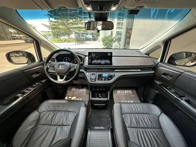 Honda Odyssey — Фото автомобиля 6