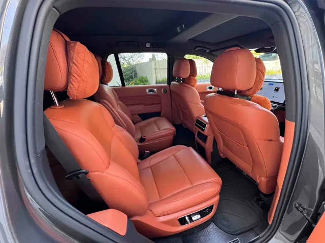 Li Auto L8 — Фото автомобиля 16