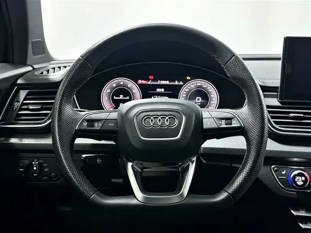 Audi Q5L — Фото автомобиля 10