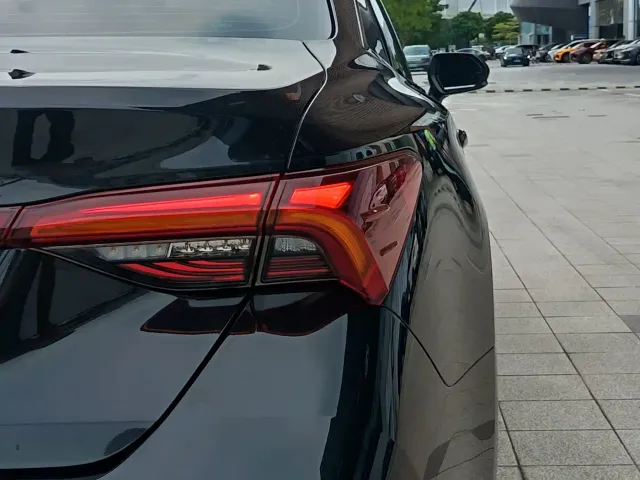 Toyota Avalon — Фото автомобиля 21