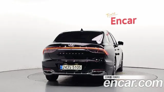 Hyundai Grandeur (New) Hybrid — Фото автомобиля 4