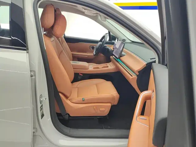 Leapmotor C10 — Фото автомобиля 8
