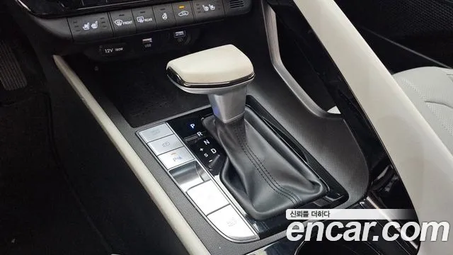 Hyundai Avante CN7 — Фото автомобиля 9