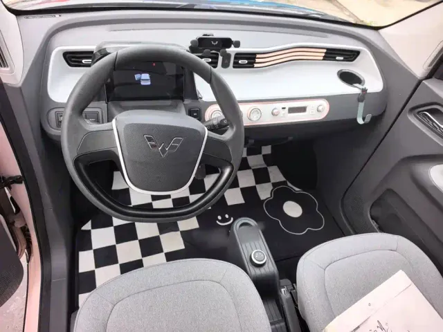 Wuling Hongguang Mini EV — Фото автомобиля 13