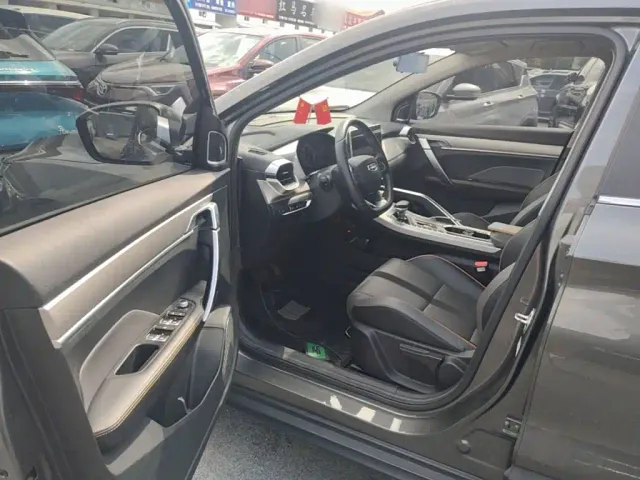Geely Binyue — Фото автомобиля 15