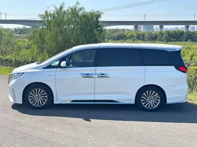 GAC Trumpchi M8 — Фото автомобиля 4