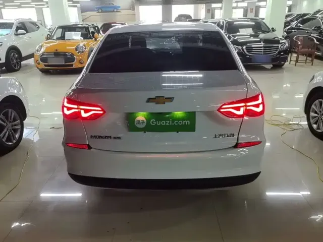 Chevrolet Monza — Фото автомобиля 5