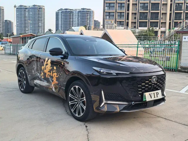 Changan Changan UNI-K iDD 2022 Blue Whale iDD 130km 1.5T Premium — Фото автомобиля 4