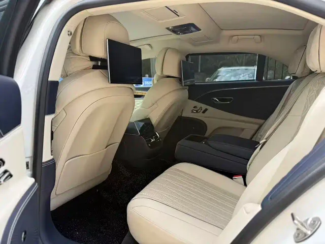 Bentley Flying Spur — Фото автомобиля 7