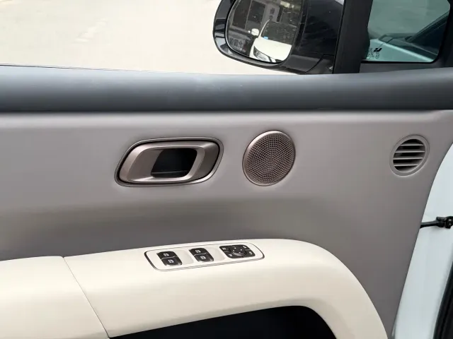 Li Auto i6 — Фото автомобиля 7