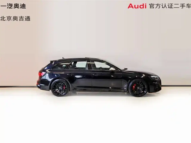 Audi RS 4 — Фото автомобиля 10