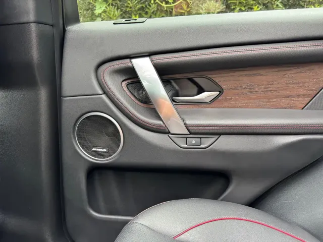 Land Rover Discovery Sport — Фото автомобиля 15
