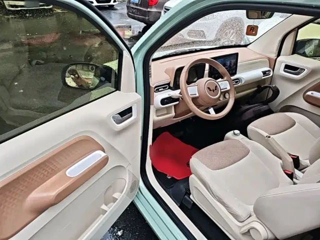 Wuling Hongguang Mini EV — Фото автомобиля 15