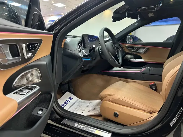 Mercedes-Benz E-Class — Фото автомобиля 11