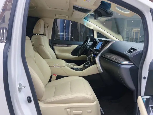 Toyota Vellfire — Фото автомобиля 6
