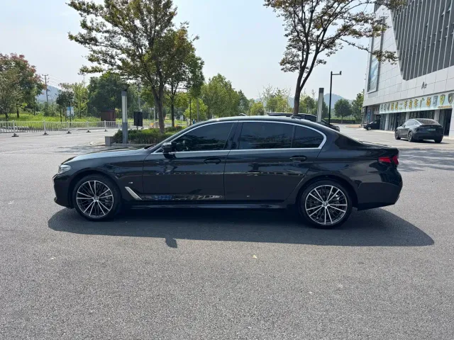 BMW 5 Series — Фото автомобиля 7