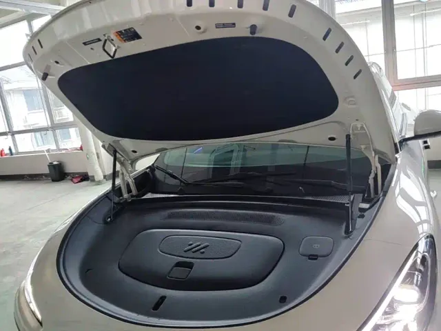 IM Motors LS6 — Фото автомобиля 19