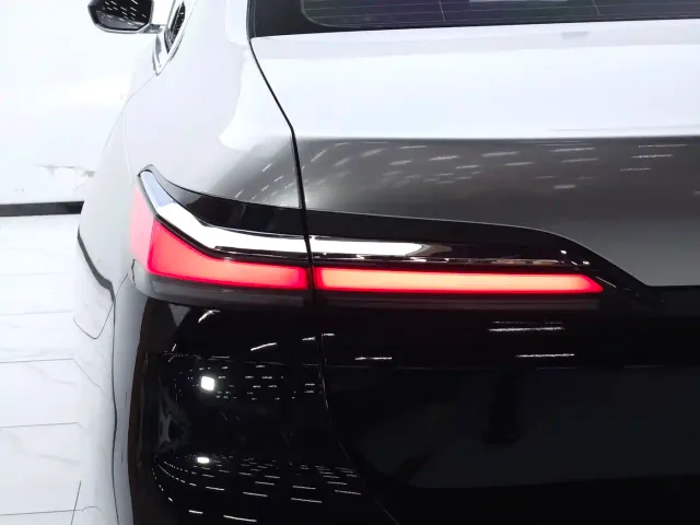 BMW 7 Series — Фото автомобиля 26