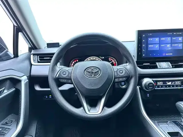 Toyota RAV4 — Фото автомобиля 18