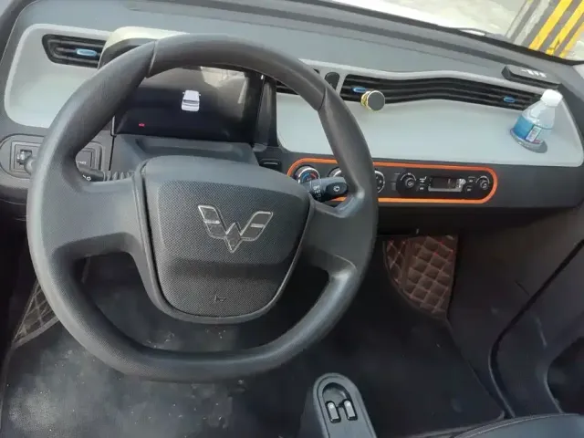 Wuling Hongguang Mini EV — Фото автомобиля 12