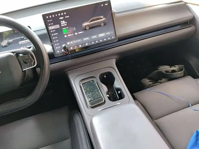 Leapmotor C10 — Фото автомобиля 12