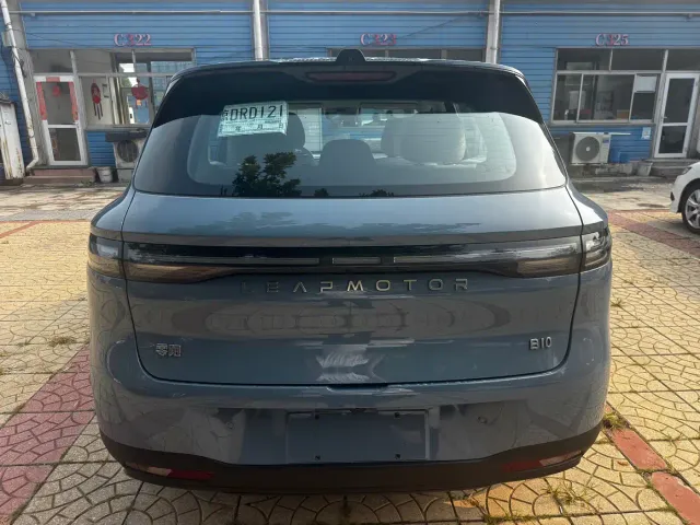 Leapmotor B10 — Фото автомобиля 15