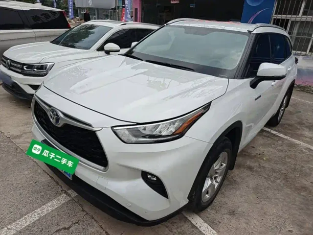 Фотография автомобиля — Toyota Highlander