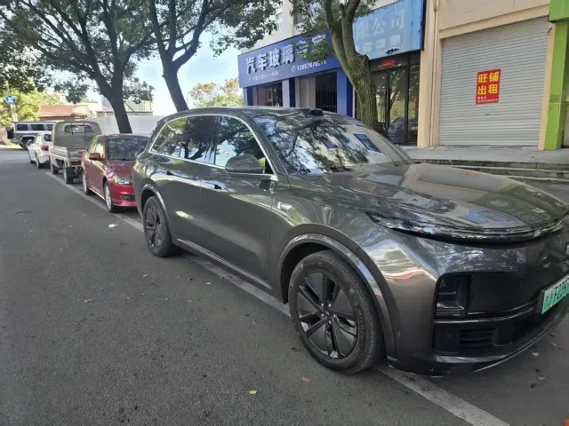 Li Auto L8 — Фото автомобиля 8