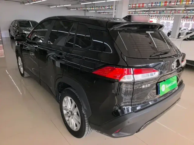 Toyota Corolla Cross — Фото автомобиля 4