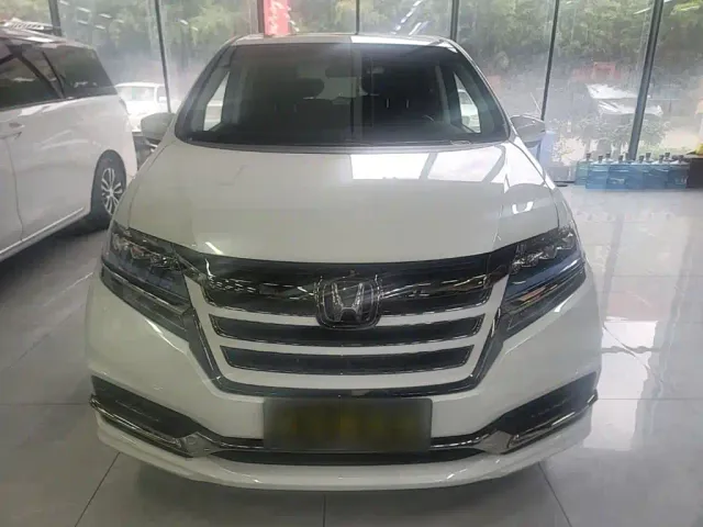 Honda Elysion — Фото автомобиля 2