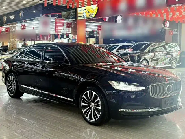 Volvo S90 — Фото автомобиля 3
