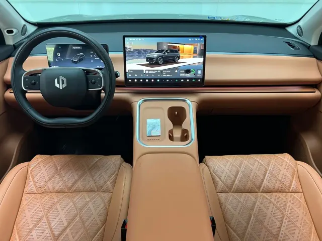 Leapmotor C16 — Фото автомобиля 12