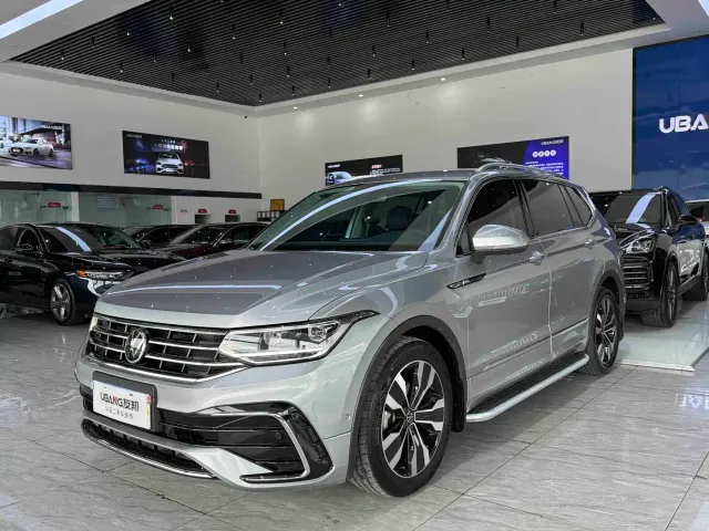 Фотография автомобиля — Volkswagen Tiguan L